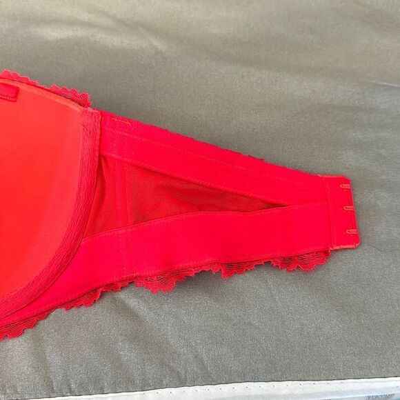 Victoria's Secret  Dream Angles Bra Size 32DD Underwire Demi Lace - Picture 13 of 16